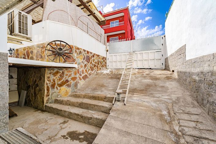 Image No.40-5 Bed House for sale