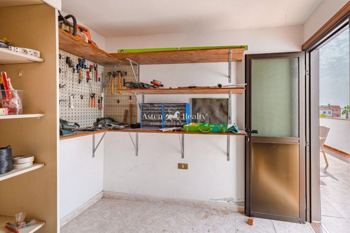 Image No.5-5 Bed House for sale