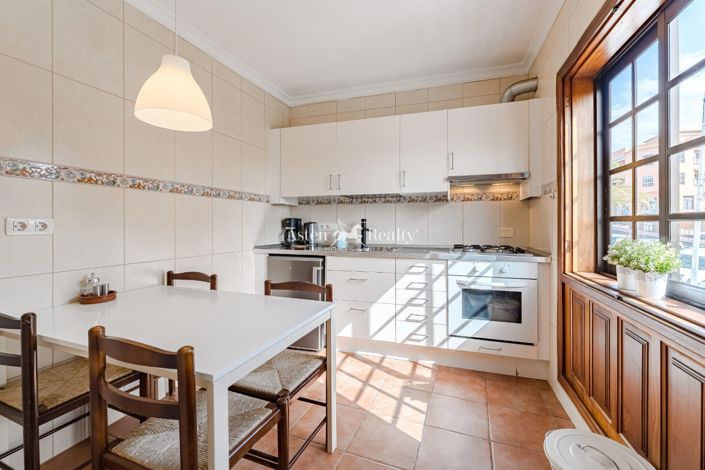 Image No.9-5 Bed House for sale