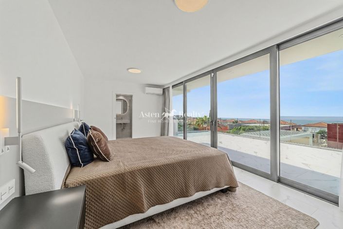 Image No.20-5 Bed Villa for sale