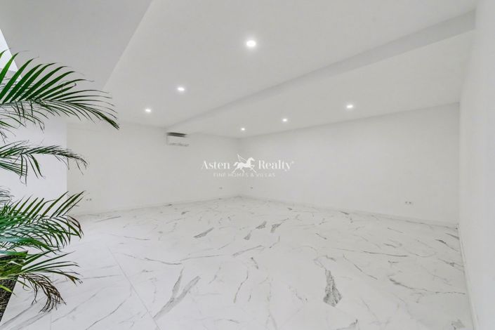 Image No.36-5 Bed Villa for sale