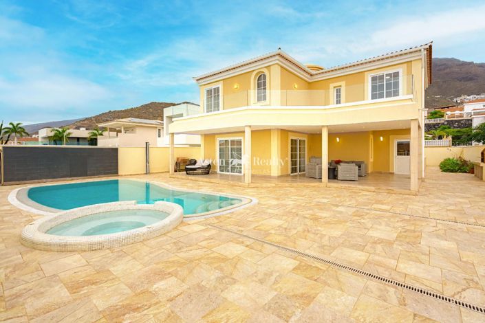 Image No.1-3 Bed Villa for sale