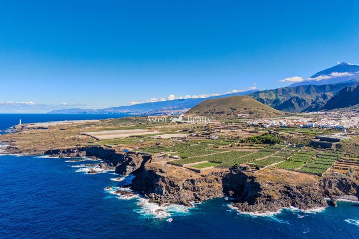 Image No.1-6 Bed Villa for sale