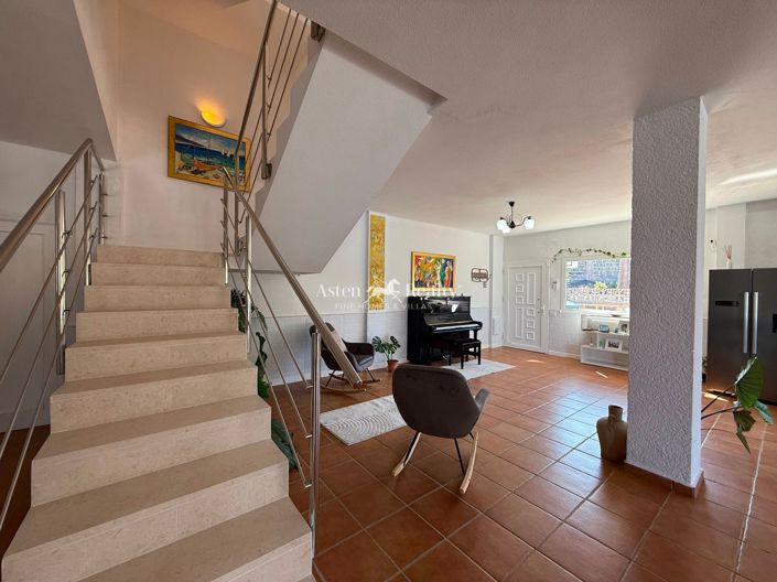 Image No.20-6 Bed Villa for sale