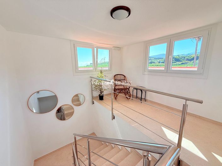 Image No.42-6 Bed Villa for sale