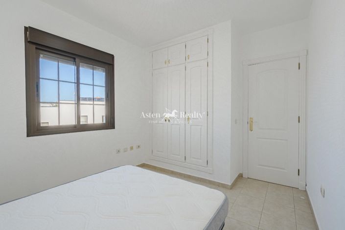 Image No.15-4 Bed House for sale