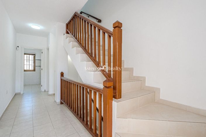 Image No.8-4 Bed House for sale