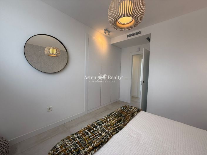 Image No.22-4 Bed House for sale