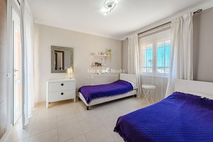 Image No.28-4 Bed Villa for sale