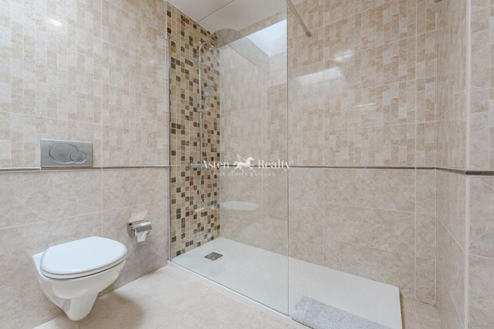 Image No.34-4 Bed Villa for sale