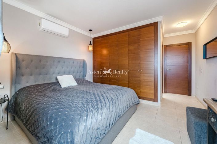 Image No.15-4 Bed Villa for sale