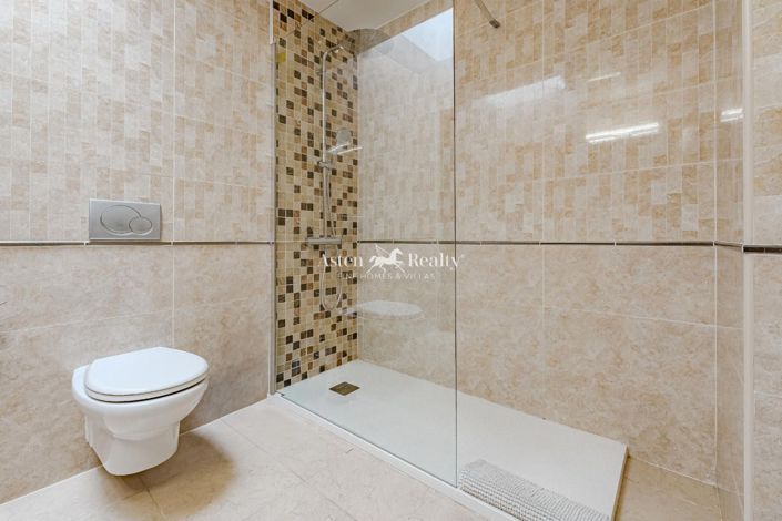 Image No.19-4 Bed Villa for sale