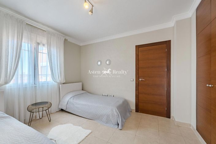 Image No.25-4 Bed Villa for sale