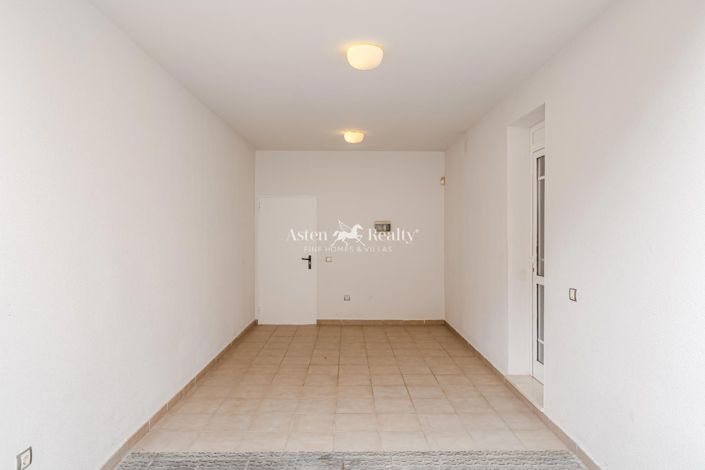 Image No.37-4 Bed Villa for sale