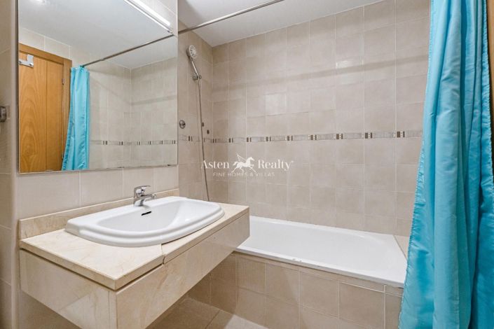 Image No.10-4 Bed House for sale