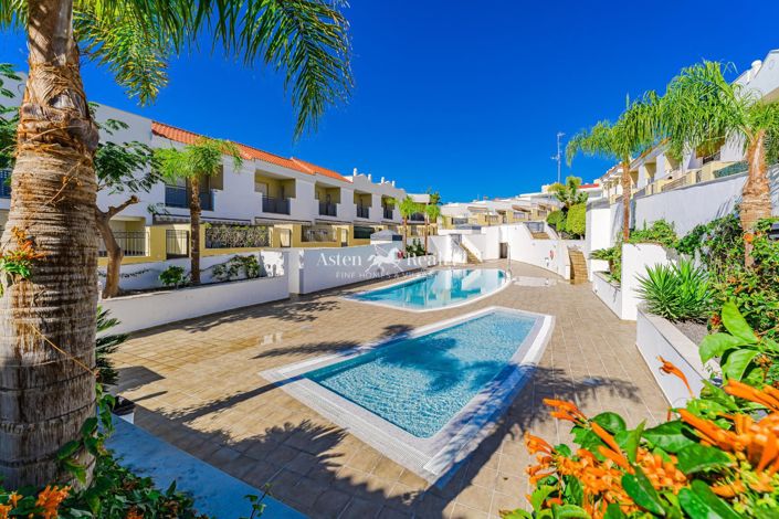 Image No.2-4 Bed House for sale