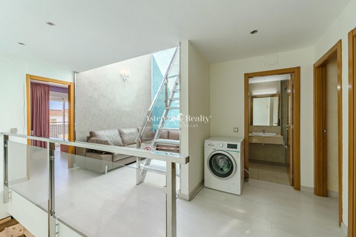 Image No.9-4 Bed House for sale