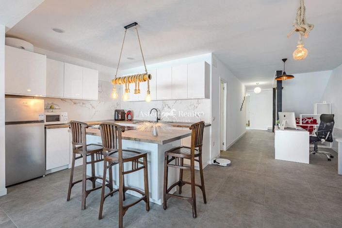 Image No.10-3 Bed Villa for sale