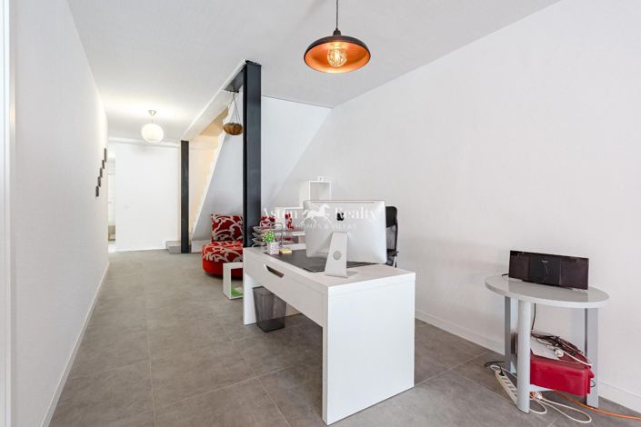 Image No.5-3 Bed Villa for sale