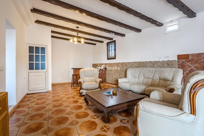 Image No.37-6 Bed Villa for sale