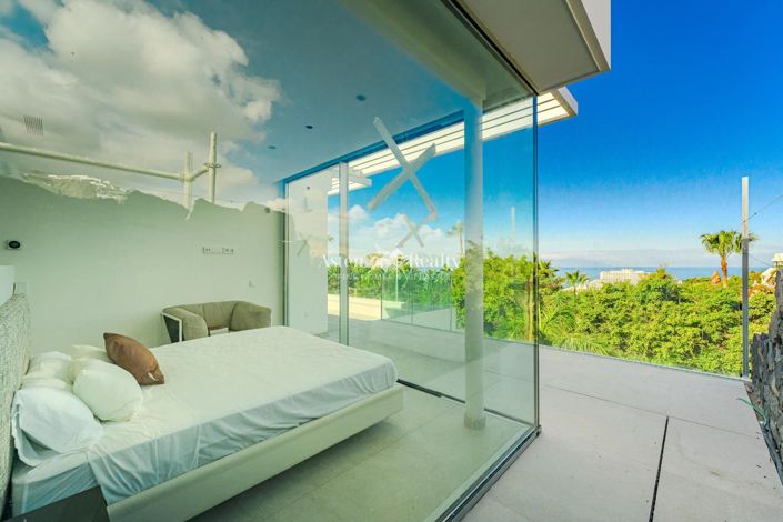 Image No.15-6 Bed Villa for sale