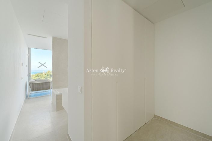 Image No.16-6 Bed Villa for sale