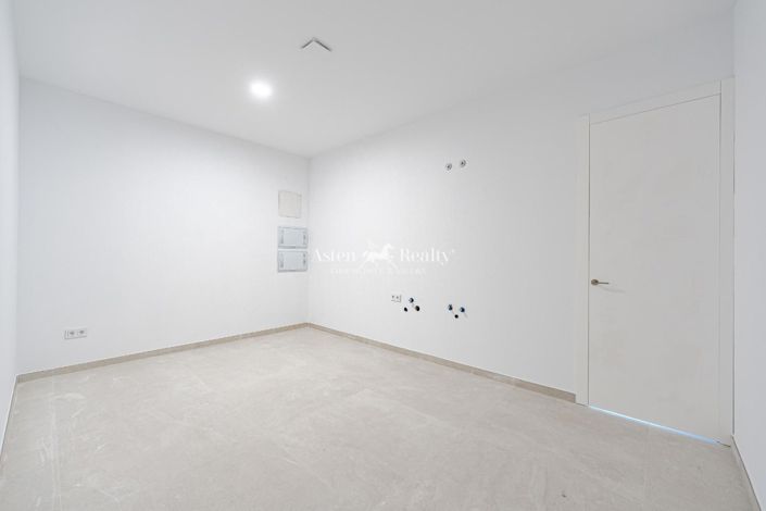 Image No.30-6 Bed Villa for sale