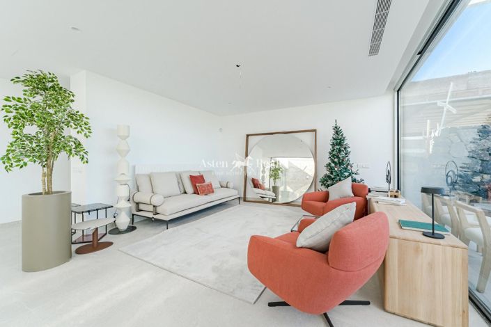 Image No.4-6 Bed Villa for sale