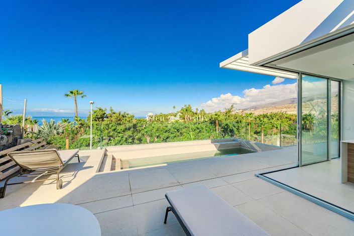 Image No.9-6 Bed Villa for sale