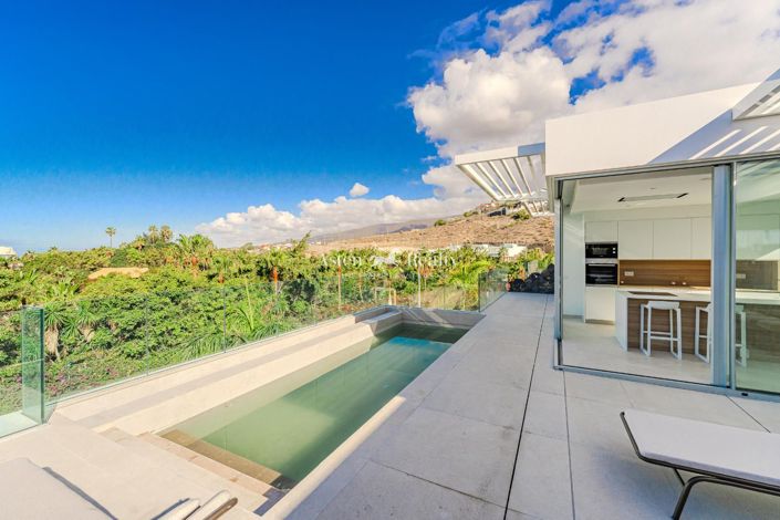 Image No.10-6 Bed Villa for sale