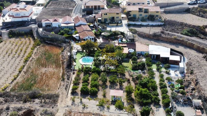 Image No.1-13 Bed Property for sale
