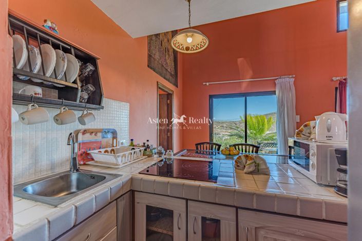 Image No.107-13 Bed Property for sale