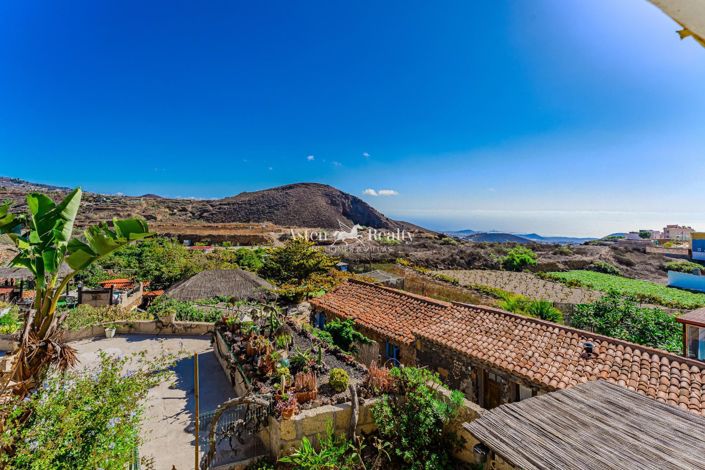 Image No.141-13 Bed Property for sale