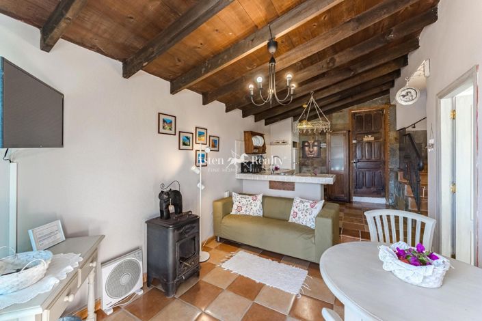 Image No.152-13 Bed Property for sale