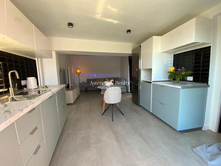 Image No.164-13 Bed Property for sale