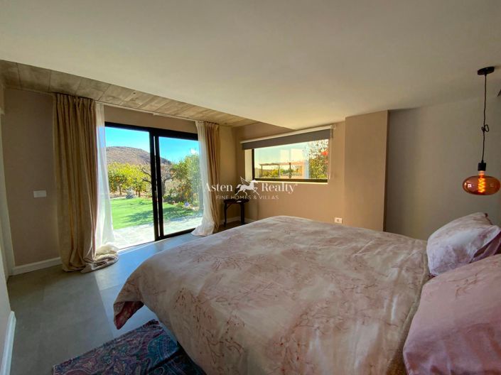 Image No.167-13 Bed Property for sale