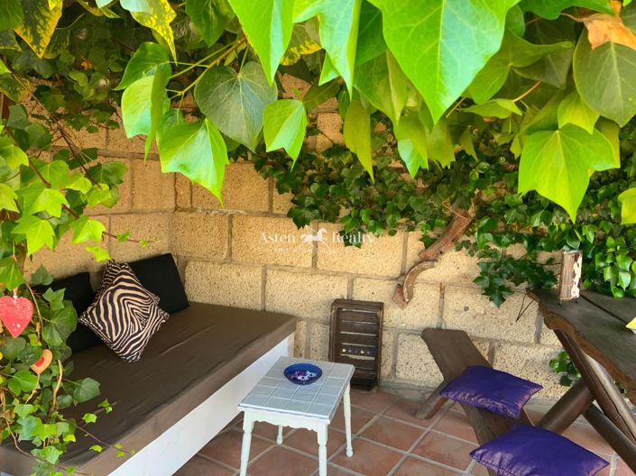 Image No.36-13 Bed Property for sale