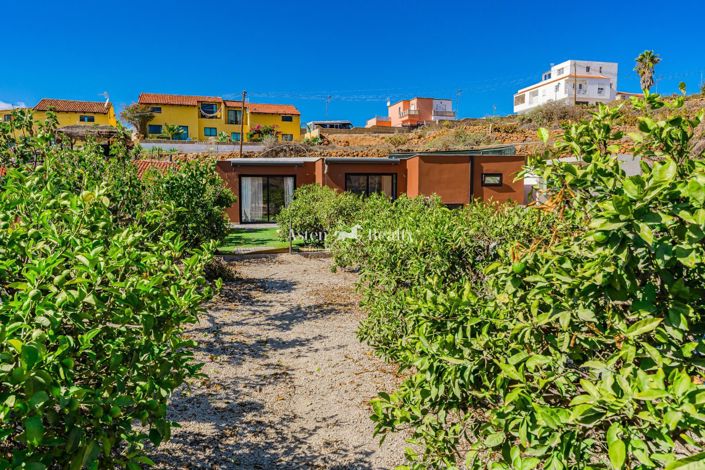 Image No.47-13 Bed Property for sale