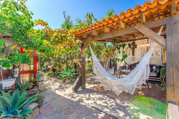 Image No.5-13 Bed Property for sale