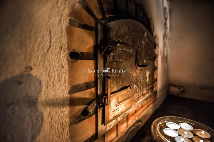 Image No.63-13 Bed Property for sale