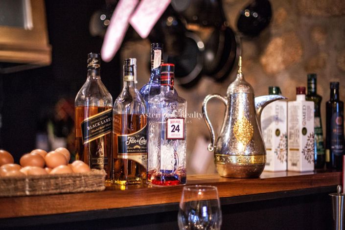 Image No.68-13 Bed Property for sale