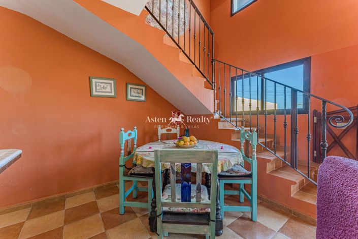 Image No.81-13 Bed Property for sale