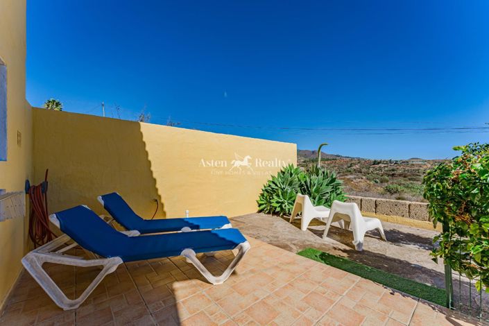 Image No.91-13 Bed Property for sale