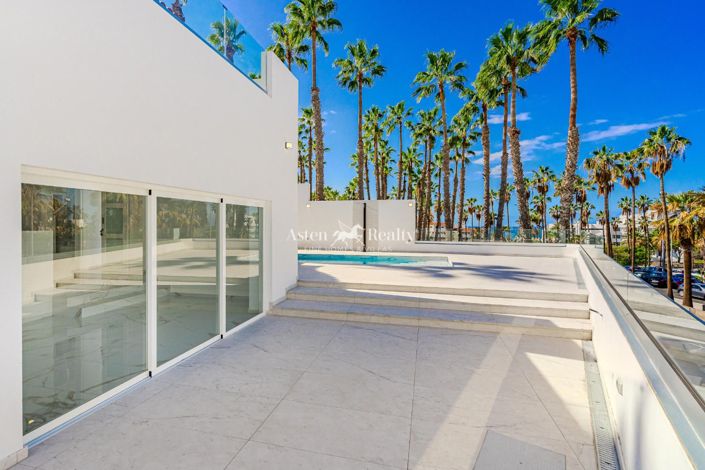 Image No.1-3 Bed Villa for sale