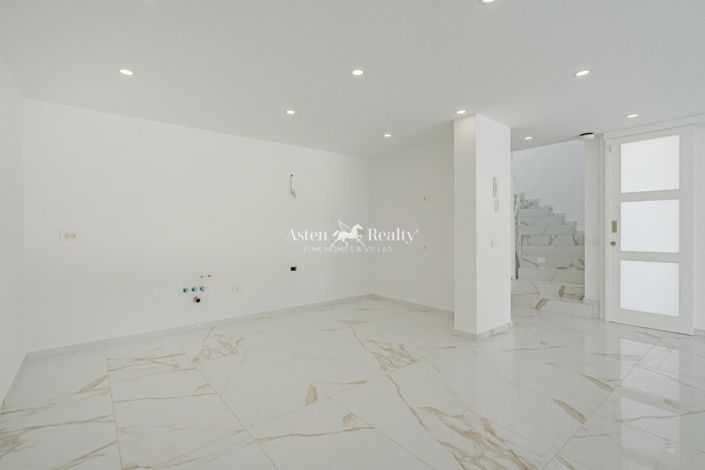 Image No.11-3 Bed Villa for sale