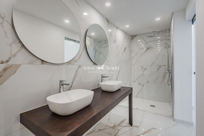 Image No.13-3 Bed Villa for sale