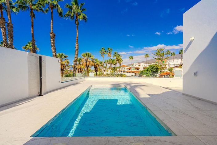 Image No.1-3 Bed Villa for sale