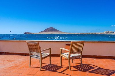 1 - El Medano, House