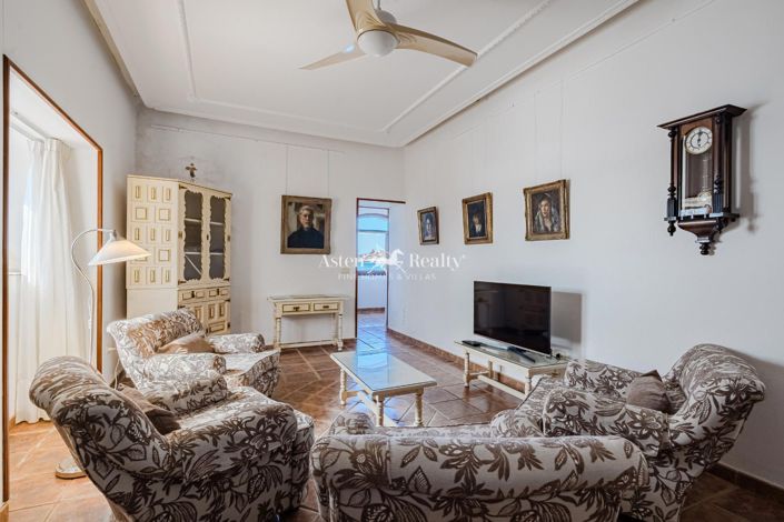 Image No.10-4 Bed House for sale