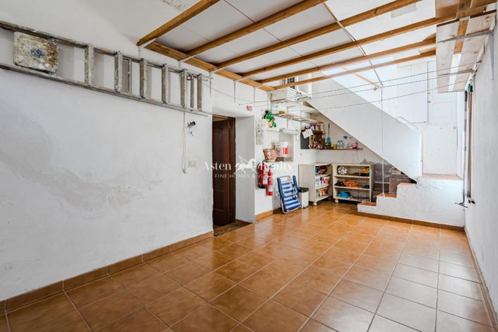 Image No.14-4 Bed House for sale